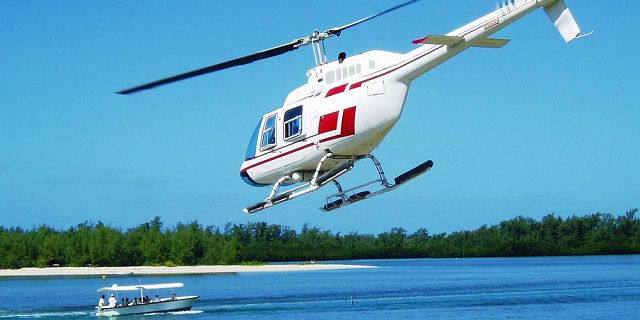 Mauritius coastline and islets tour helicopter flight (12)